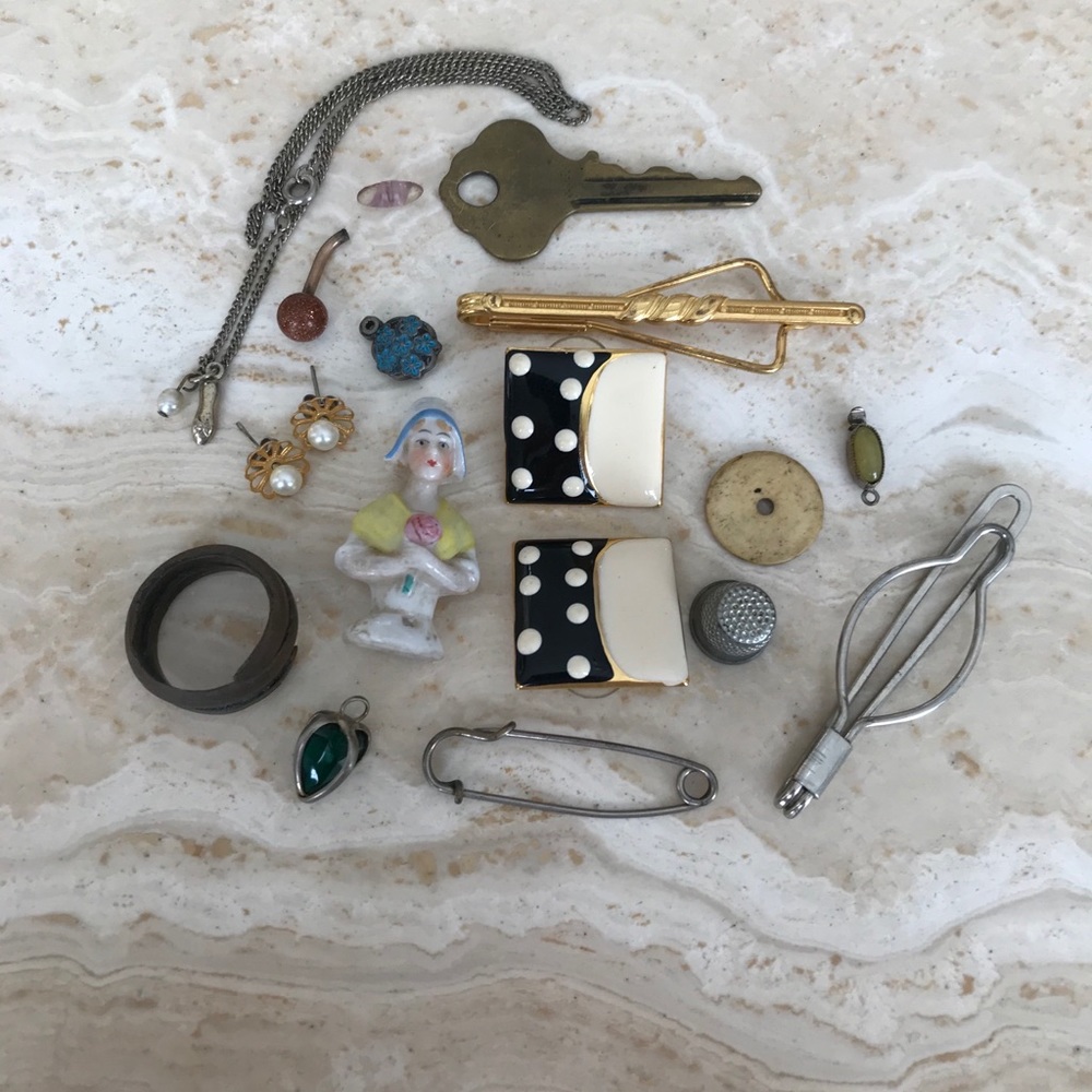 Bundle of old trinkets.